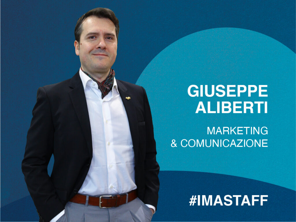 Foto ritratto di Giuseppe Aliberti, su fondo blu, colore istituzionale IMA Abrasivi.
